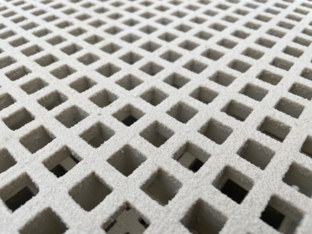 Beige mini mesh plastic grids 19x19 mm with gritted surface